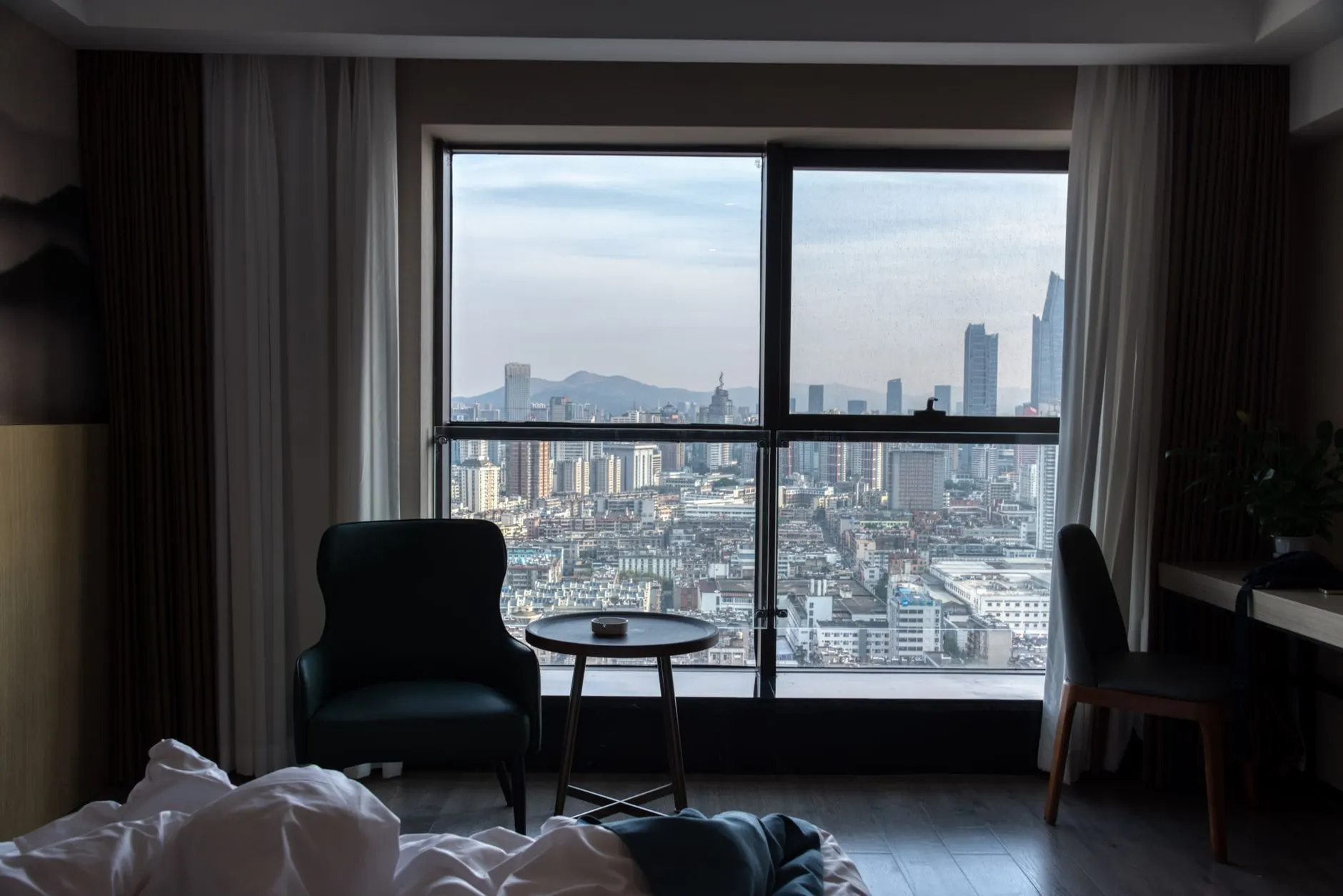 北京地区电子产品与办公设备供应方案：数码配件与通讯器材的选型要点